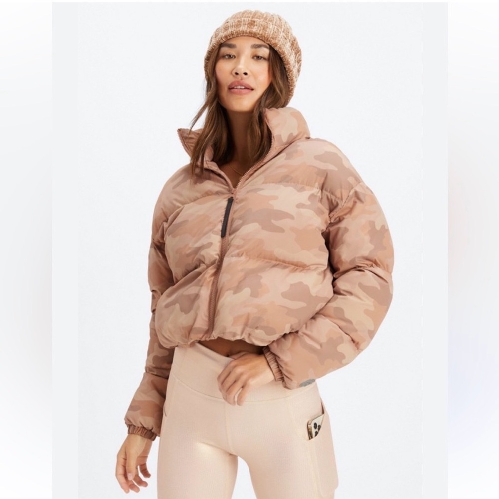 Fabletics Wander Cropped Puffer Jacket Teddy Camo Willow Bark Size S
